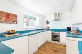 The well equipped kitchen
