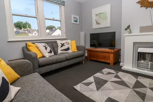 8 Rosewall Cottages