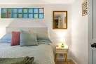 Meads Cottage, Charmouth: Beautiful coloured glass links to the Jack and Jill bathroom