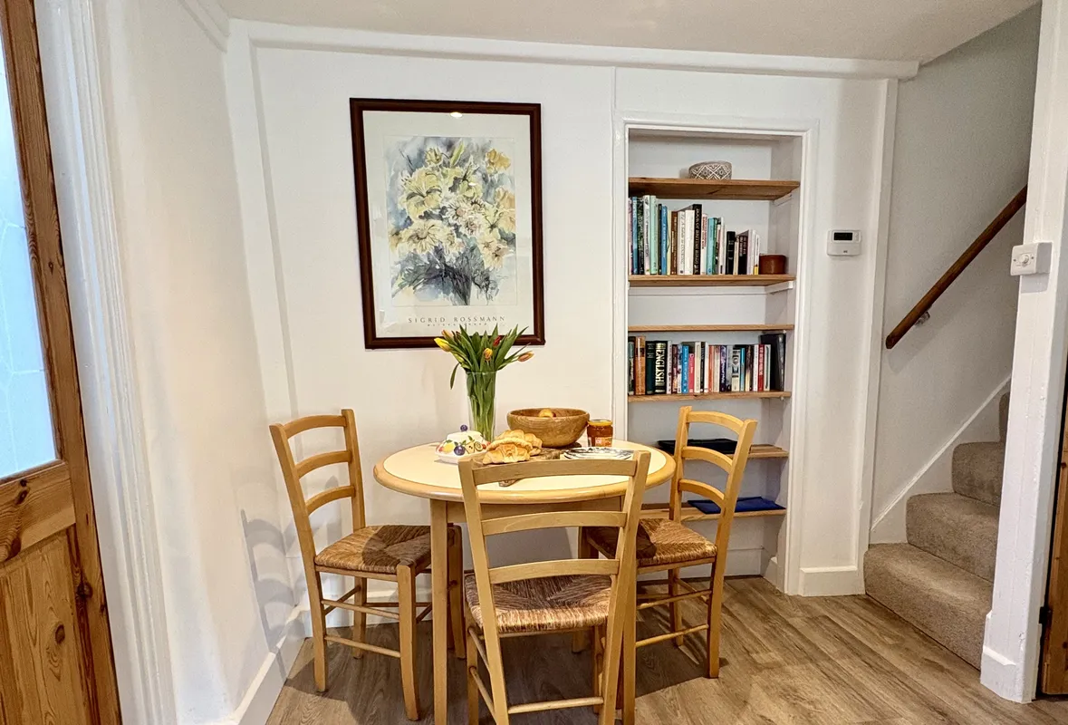 Meads Cottage, Charmouth: Enjoy meals together