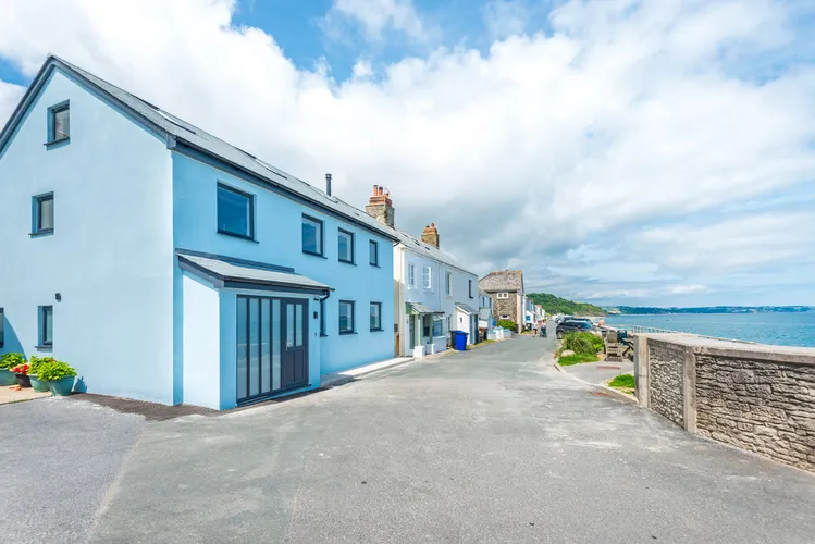 Agincourt, Beesands a modern 4 bedroom holiday home in South Devon