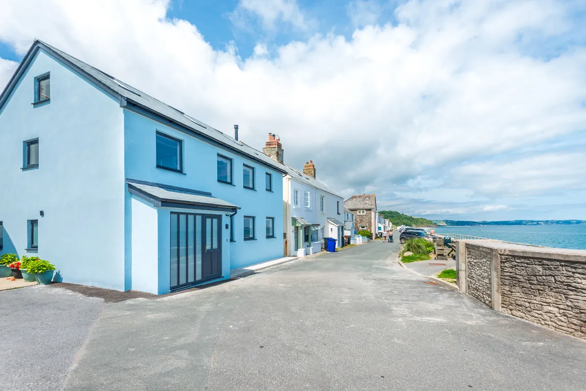 Agincourt, Beesands a modern 4 bedroom holiday home in South Devon