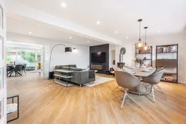 The modern, spacious lounge diner.