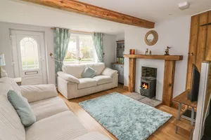 2 Hillside Cottages, Kirton