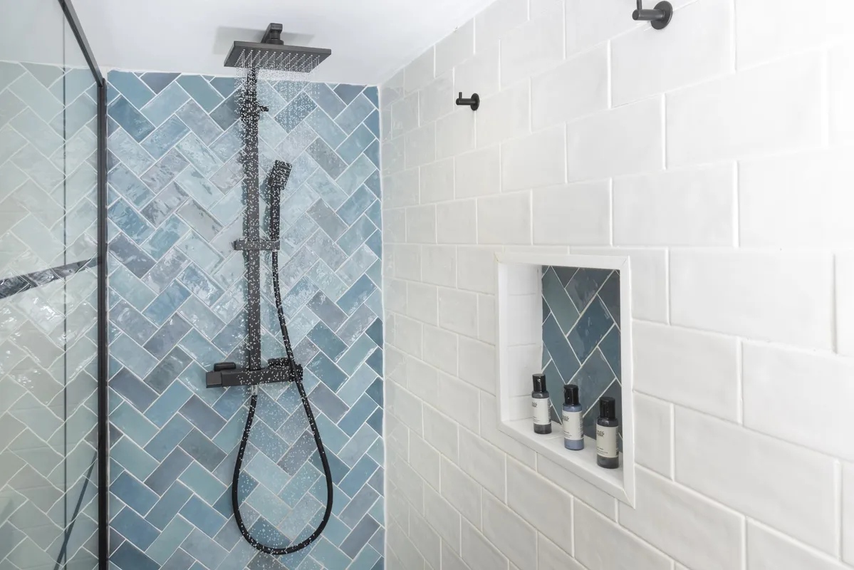 Shower room two - Happy Days Cottage