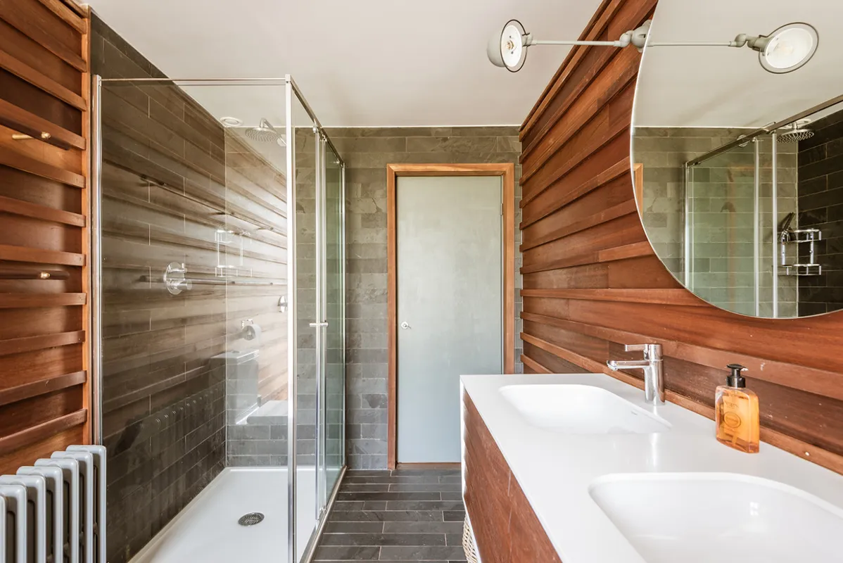 Another view of the family bathroom
