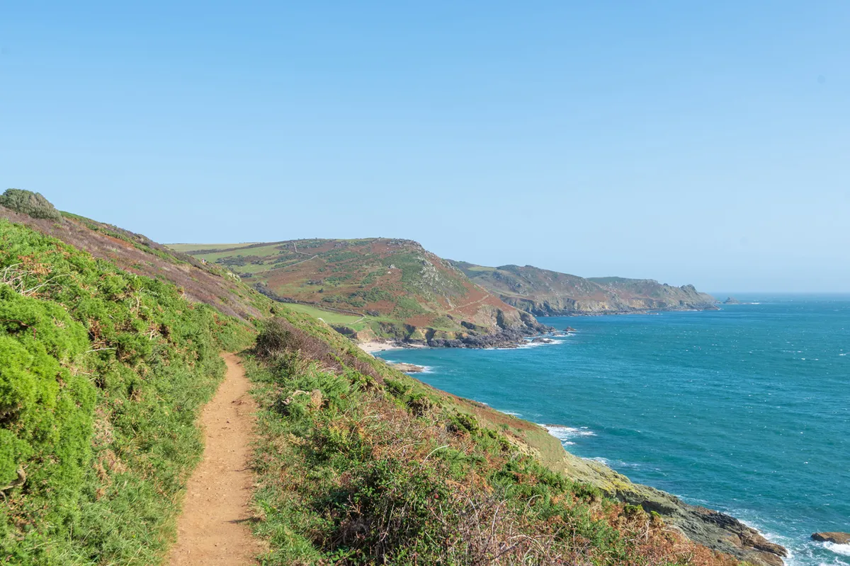 Huccombe is a fab spot to explore the South West Coast Path! What could be better at the end of coastal stomp than pizza from the pizza oven and a soak in the hot tub!