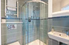Master bedroom 1 en suite shower room.