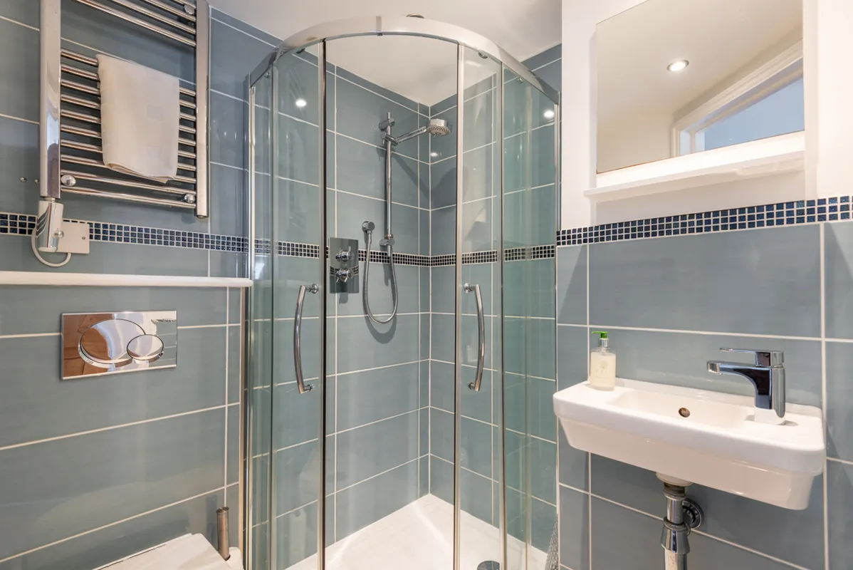 Bedroom 3 en suite shower room.