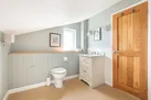Another view of the en suite.