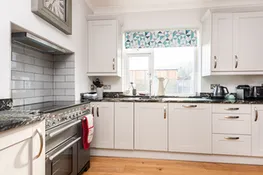 The well equipped kitchen