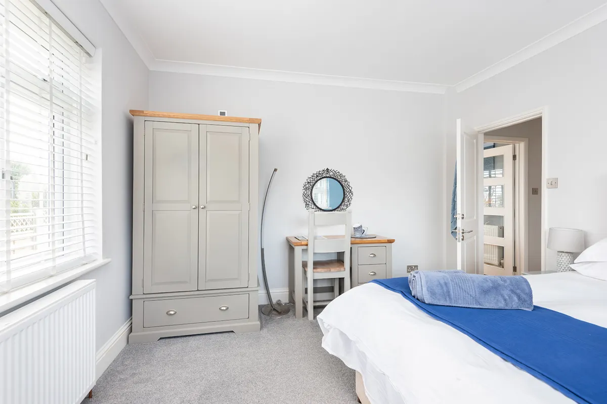 The downstairs Super king bedroom with sea glimpses!
