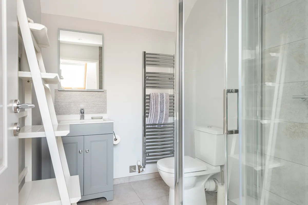 The master en suite shower room.