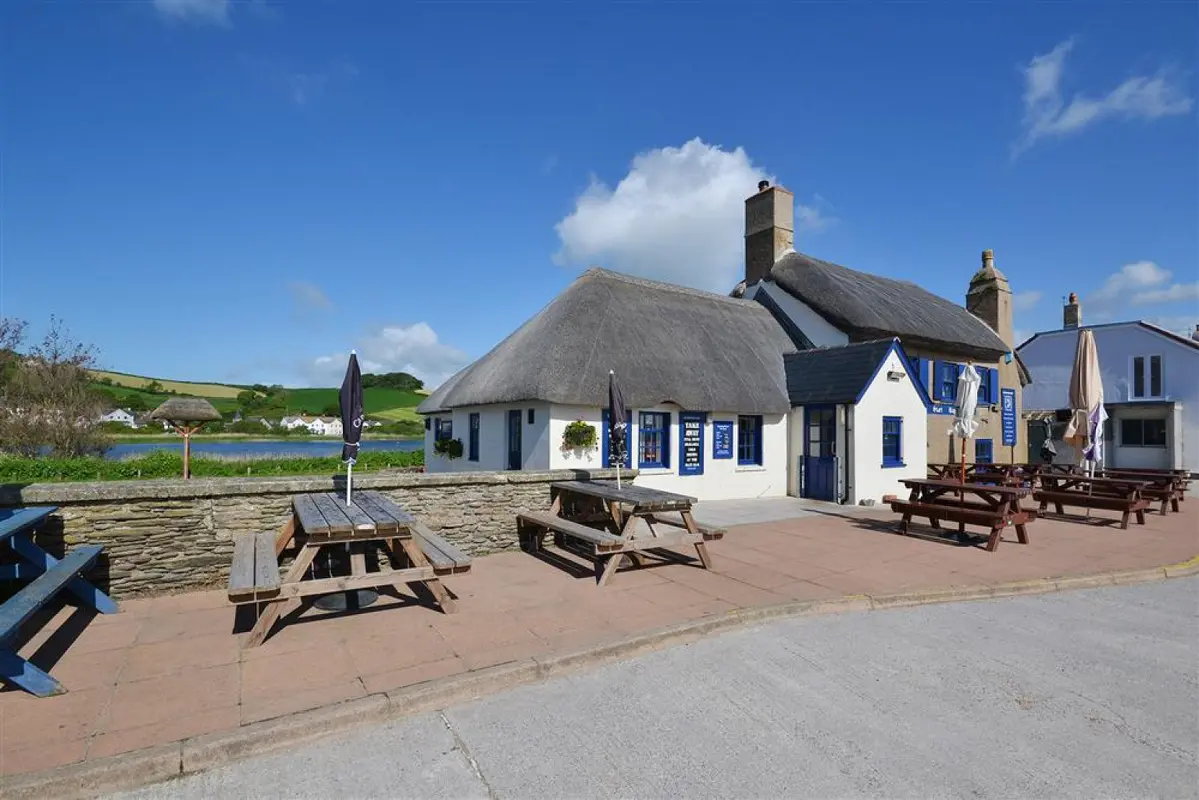 The popular Start Bay Inn.